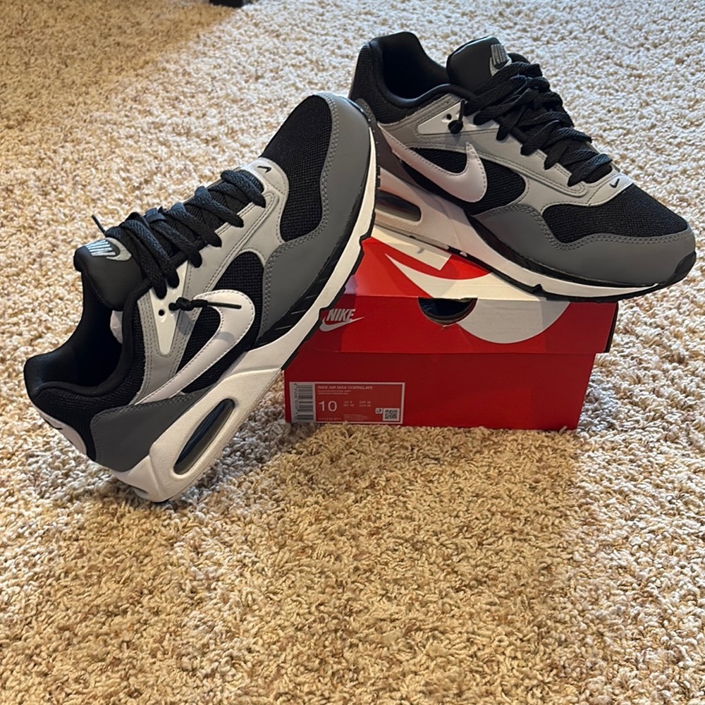 Nike air max correlate Black and Gray Sneakers